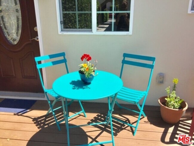 Building Photo - 1348 S Curson Ave