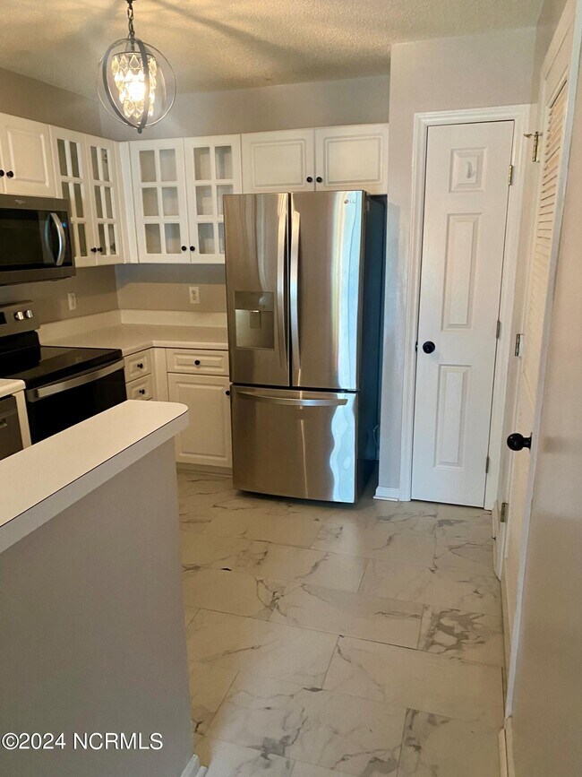 Building Photo - 523 Spring Forest Rd