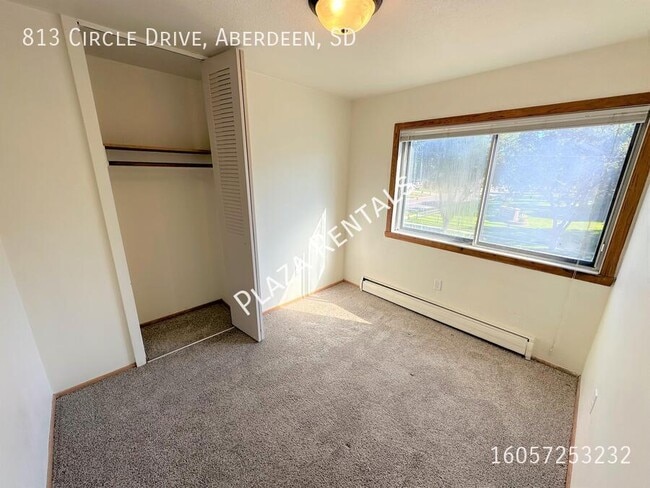 Building Photo - 2120 3rd Ave SE