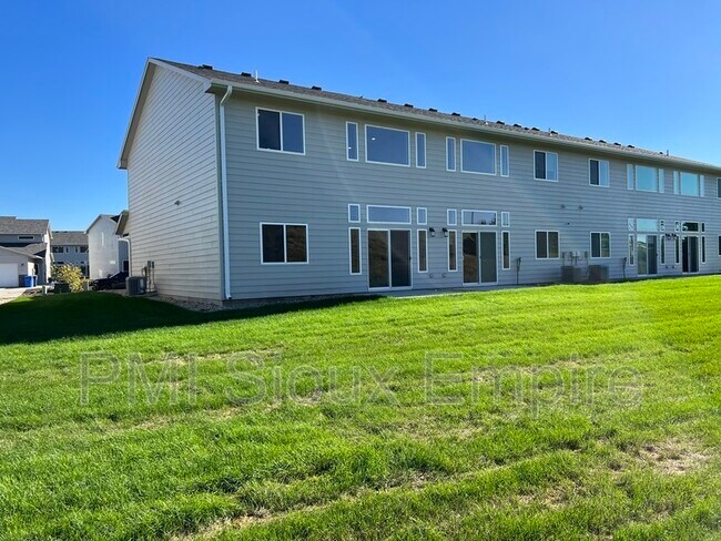 Building Photo - 6171 S Alki Pl