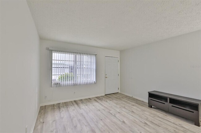 Building Photo - 1045 Apollo Beach Blvd