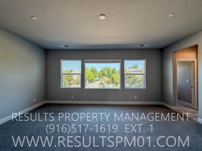 Building Photo - Beautiful Spacious El Dorado Hills Home in gated community