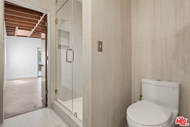 Building Photo - 444 S Windsor Blvd