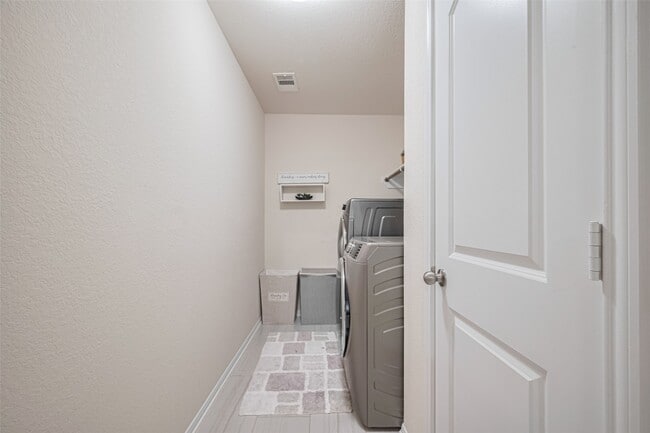 Building Photo - 5218 Windy Plantation Dr