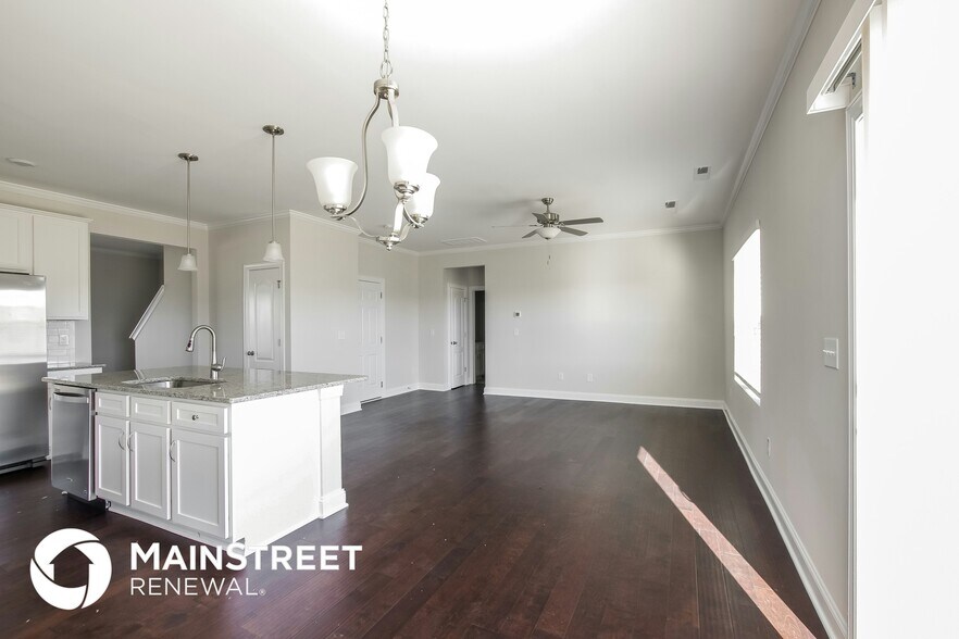 Building Photo - 2132 Vecchio Dr