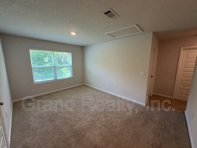 Building Photo - 5431 Peach Dr