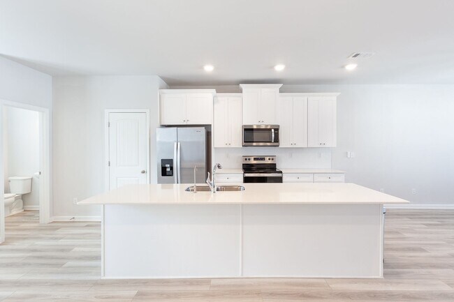 Building Photo - Newly Constructed 3bd/3.5ba w/ Gym, Min From Airport and Downtown Hapeville!