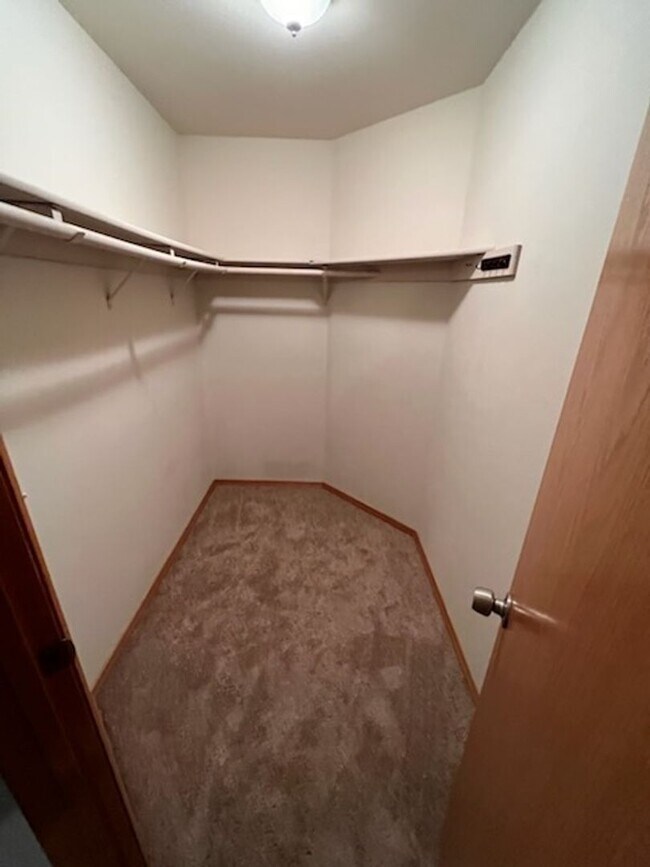 Building Photo - Lake Louise Gem