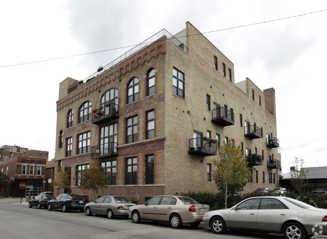 Building Photo - Hubbard Street Lofts