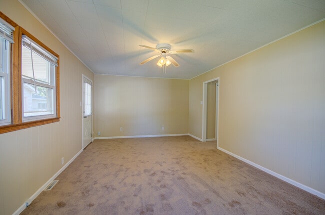 Building Photo - 2005 McDonough St