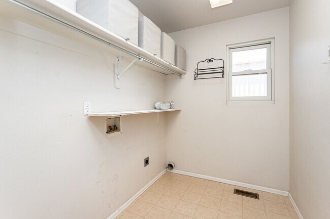 Building Photo - Spacious Home in Woodmen Hills!!!