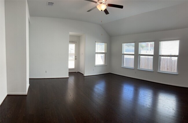 Building Photo - 521 Panzano Dr