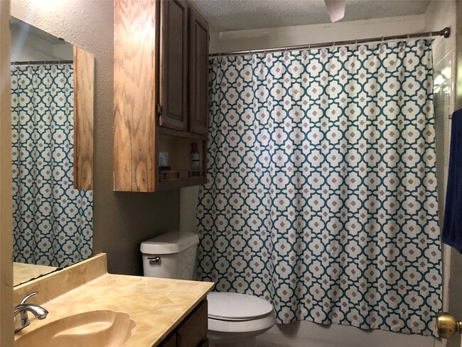 Building Photo - 8715 Lawncliff Ln