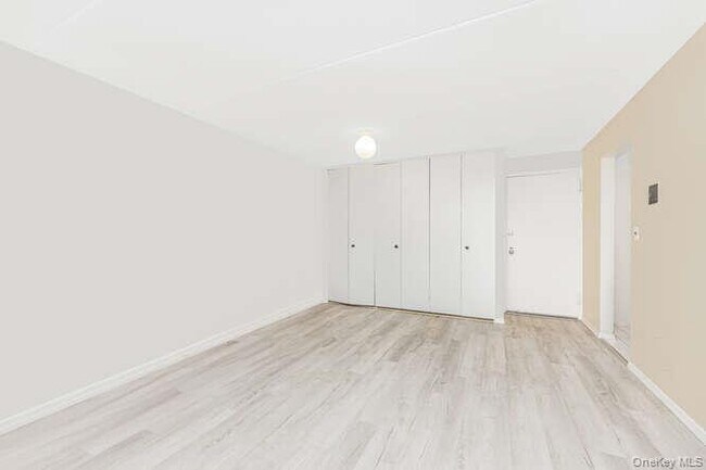 Building Photo - 1155 Warburton Ave