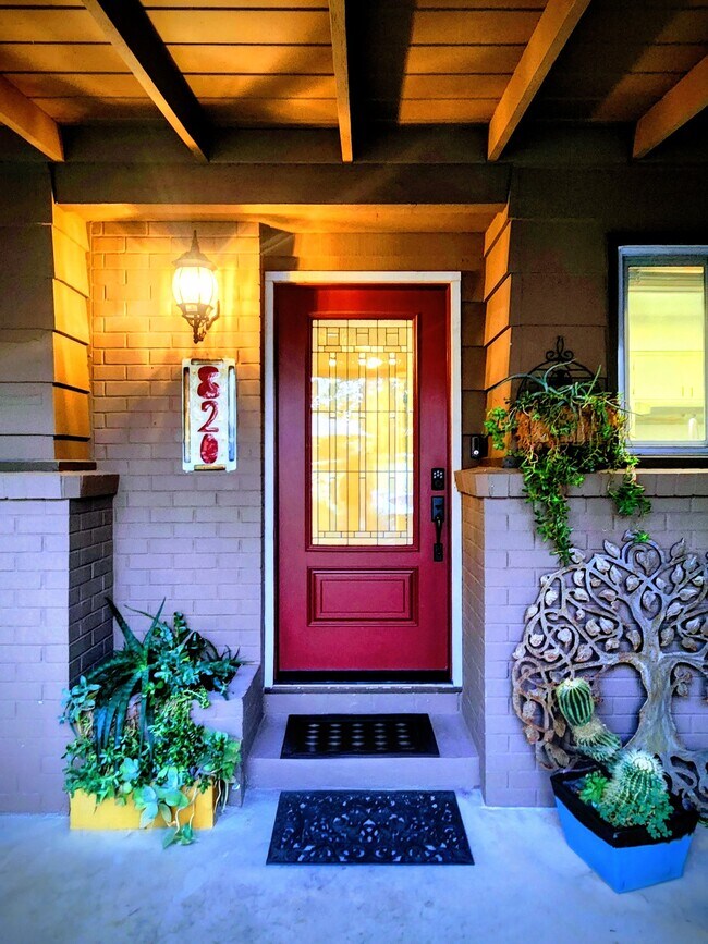Building Photo - 820 Blue Bell Ct