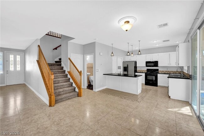 Building Photo - 1009 Black Olive St