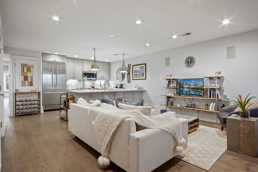 Building Photo - 1506 Q St NW