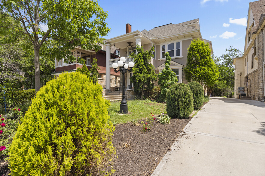 Building Photo - 4055 Warwick Blvd