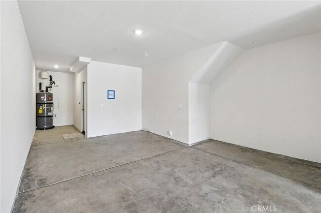 Building Photo - 567 Toledo Way