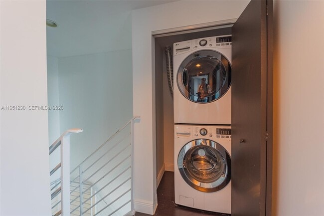 Building Photo - 60 SW 13th St