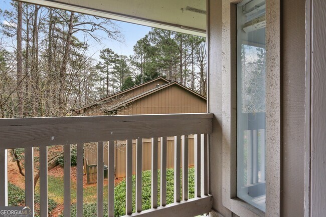 Building Photo - 8740 Roswell Rd
