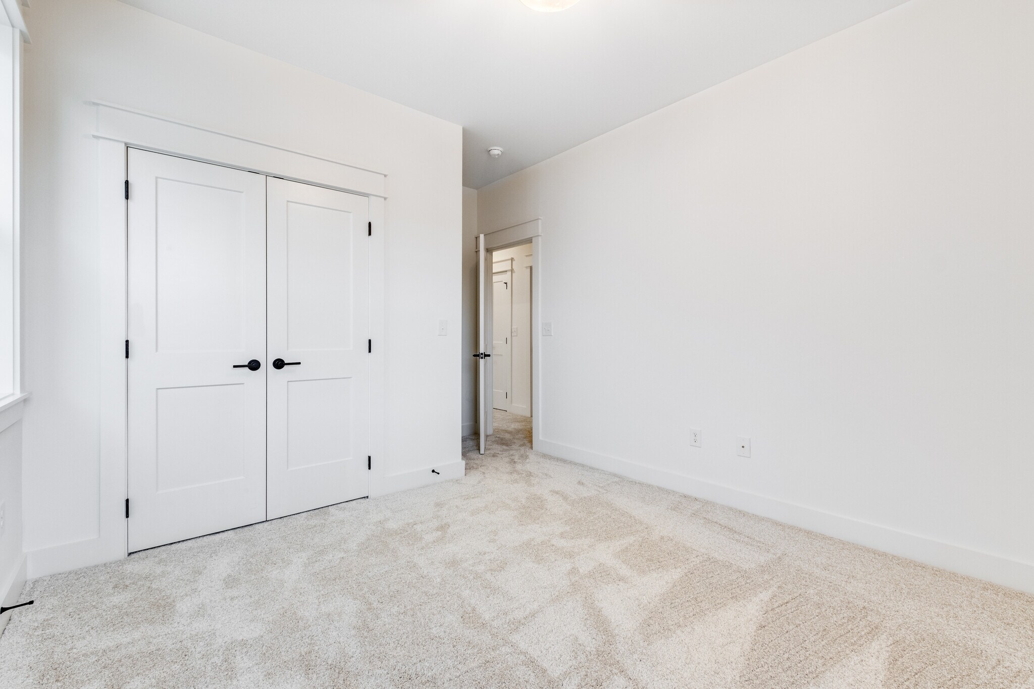 Building Photo - 153 Oasis Dr