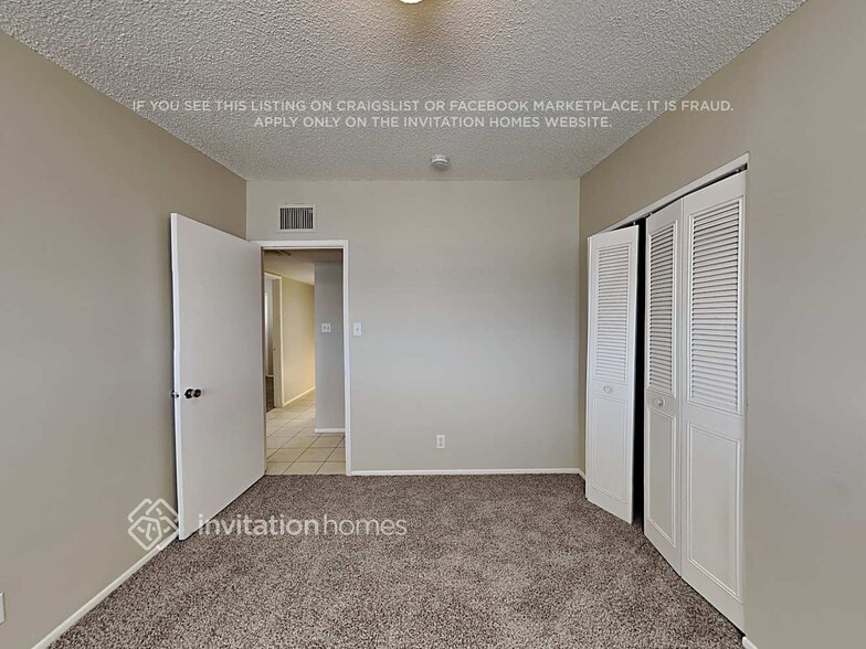 Building Photo - 8831 N 37th Dr