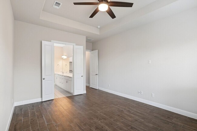Building Photo - 4021 Angelina Dr
