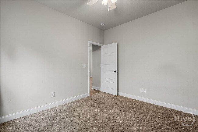 Building Photo - 211 Crosswinds Dr