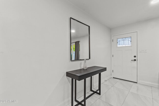 Building Photo - 3938 E Cheery Lynn Rd