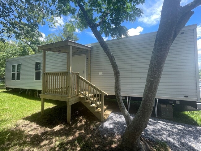 Building Photo - NEW 1 BEDROOM TINY HOME
