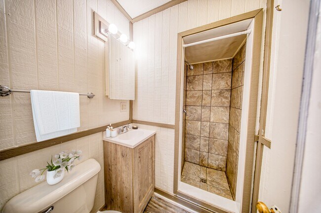 Building Photo - The Union Apartments