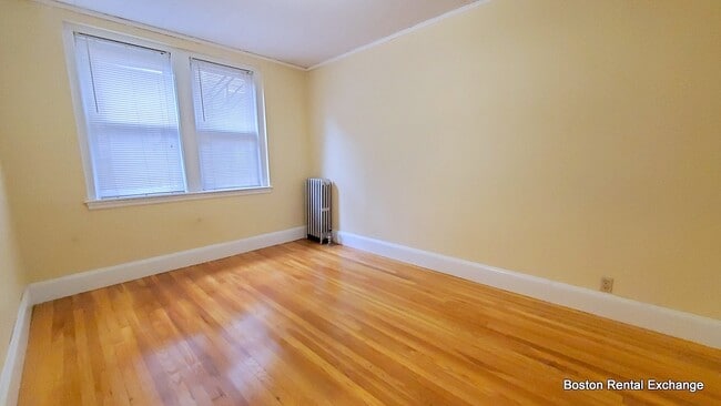 Building Photo - 18 Day St