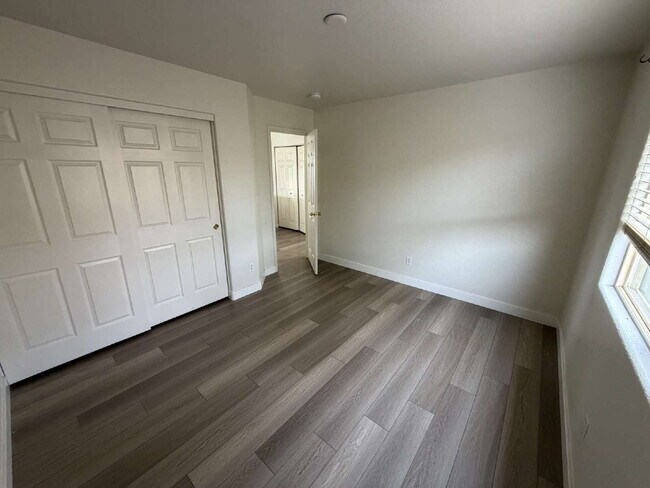 Building Photo - 3 Bedroom 2.5 Bathroom Home in Northwest Reno!