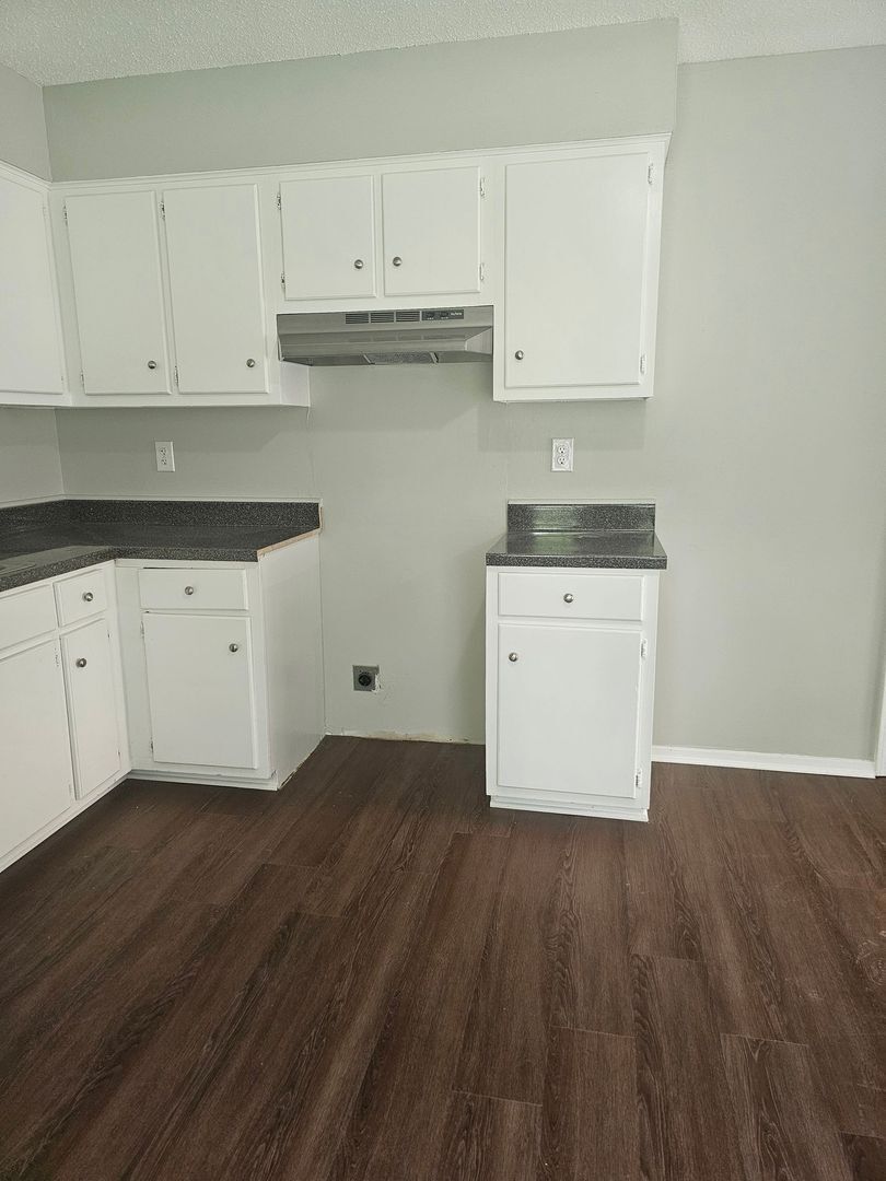 Building Photo - 6620 Forestgate Rd