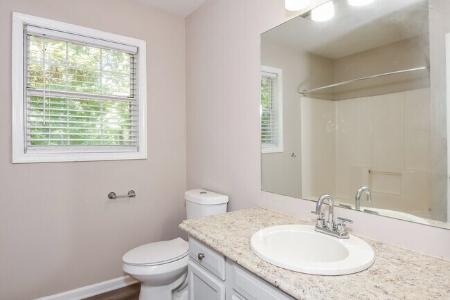 Building Photo - 2585 Windage Dr SW