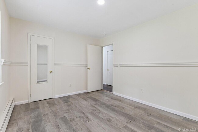 Building Photo - 22 Red Maple Rd