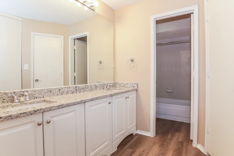 Building Photo - 4152 Hathaway Dr