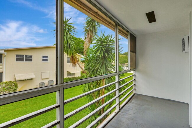 Building Photo - 181 Canterbury H