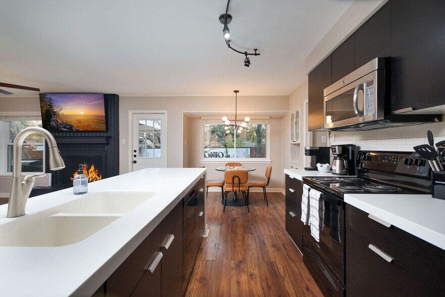 Building Photo - 11610 Intrigue Dr