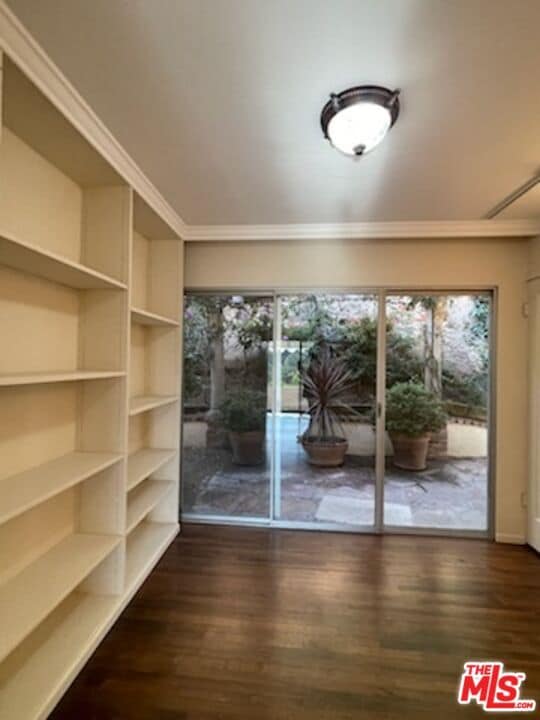 Building Photo - 8967 St Ives Dr