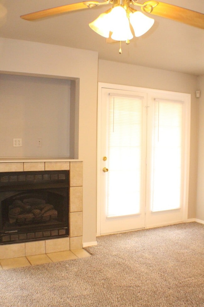 Building Photo - Adorable 3 bedroom 2.5 bathroom in Jenks!