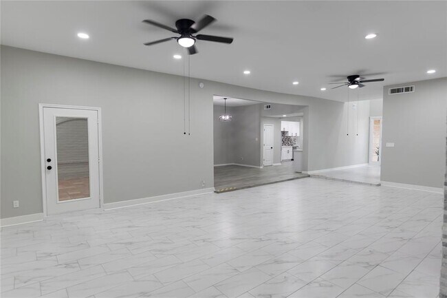 Building Photo - 48 Bayou Pointe Dr