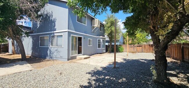 Building Photo - Updated 3-Bedroom Sparks Home | 1,500+ Sq Ft | 2.5 Baths | Fireplace | Fenced Yard | $2,400
