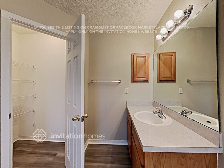 Building Photo - 5487 Marsala Ln