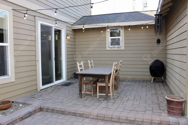 Building Photo - Furnished 2 BR home in Old Mill district