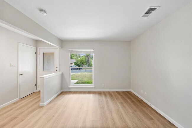 Building Photo - 1100 Red Cliff Dr