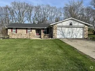 Building Photo - 5684 Red Oak Dr