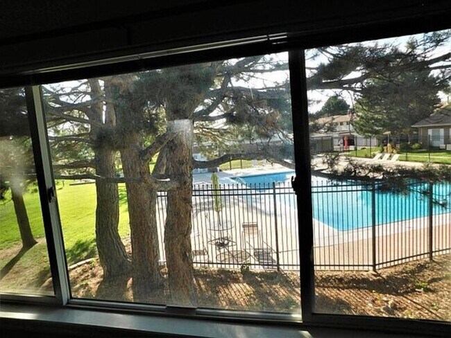 Building Photo - 13046 E Kansas Pl