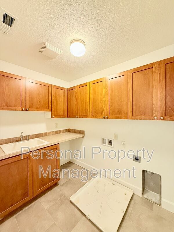 Building Photo - 3344 NW 47th Dr